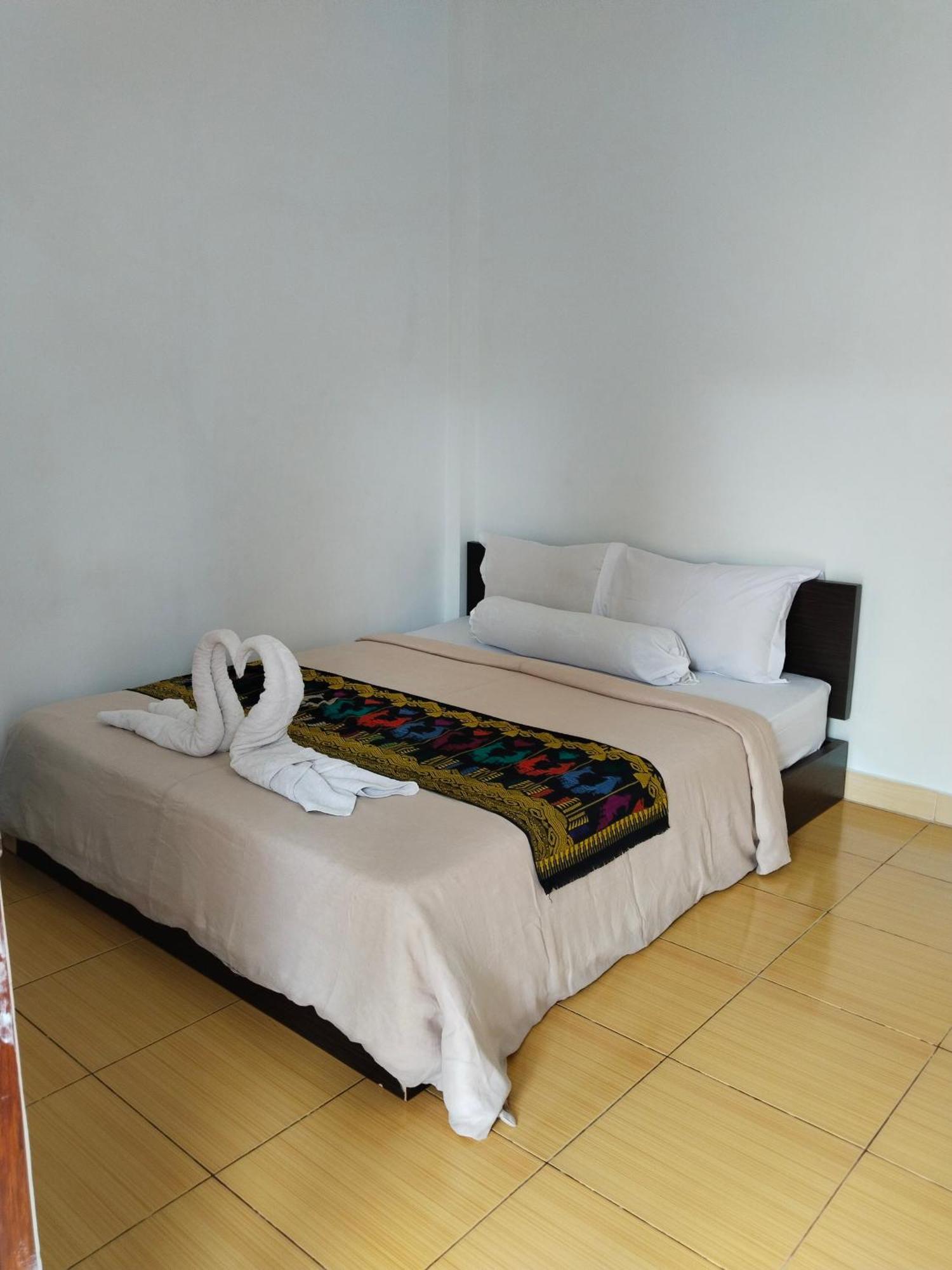 Azka Homestay Kuta  Exterior photo